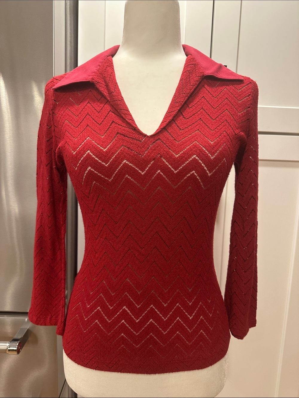 Vintage Bebe Red V-Neck Chevron Knit 3/4 Sleeve Top